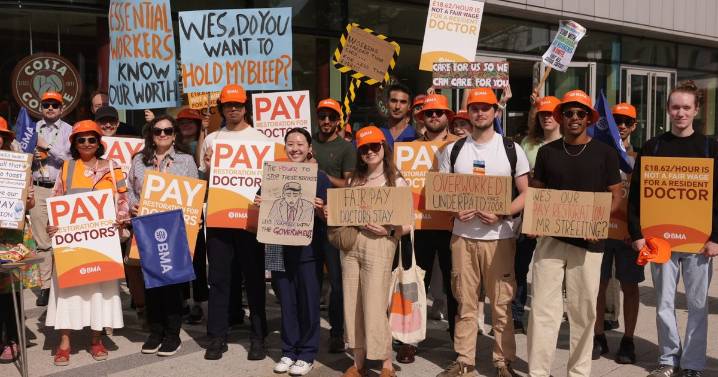 Doctors in England to go on strike for five days in November