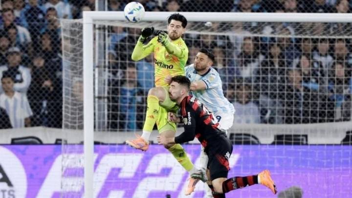 Uno de los mejores arqueros de América es argentino pero potencialmente podría jugar en la selección de Brasil