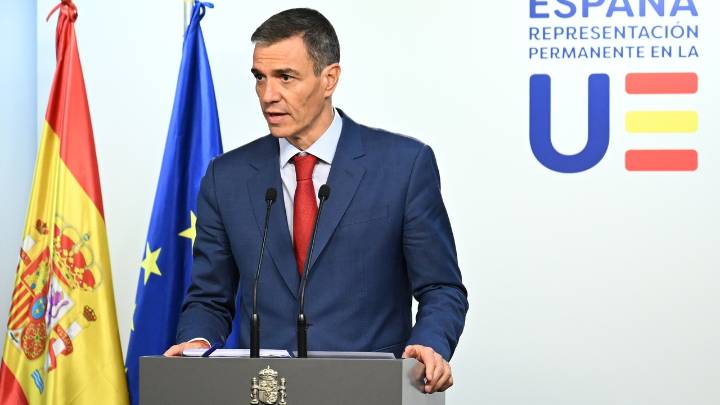 Sánchez resucita la oficialidad del catalán en Europa ante el ultimátum de Junts
