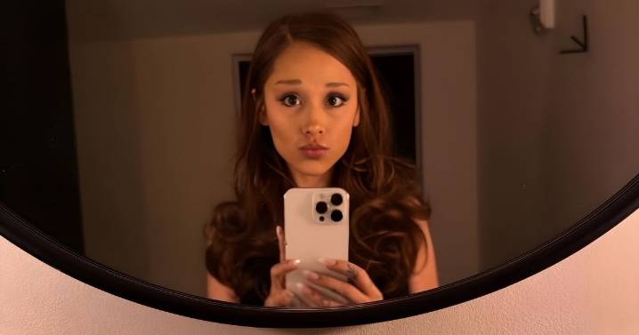 Ariana Grande Debuts Shocking Hair Color Amid 'Wicked' Promo Tour