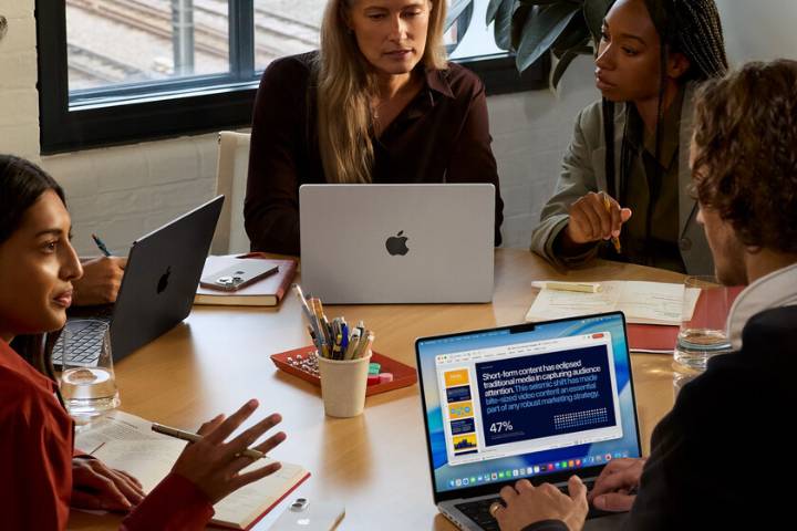 El MacBook Pro se actualiza con el nuevo chip M5 y Apple lo prepara para algo que empieza a ser común: tener una IA en local