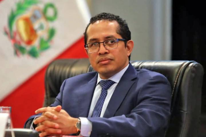 Martín Vizcarra: Presidente del JNE advierte que candidatos inhabilitados “no van a pasar”