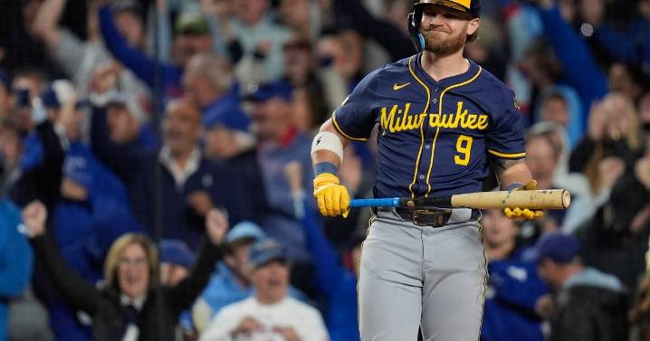 Brewers edged 4-3 by Cubs in Game 3; Still lead NLDS 2