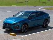 El Peugeot 408 vuelve a venderse en el país: precios y versiones del mediano que cambió de forma