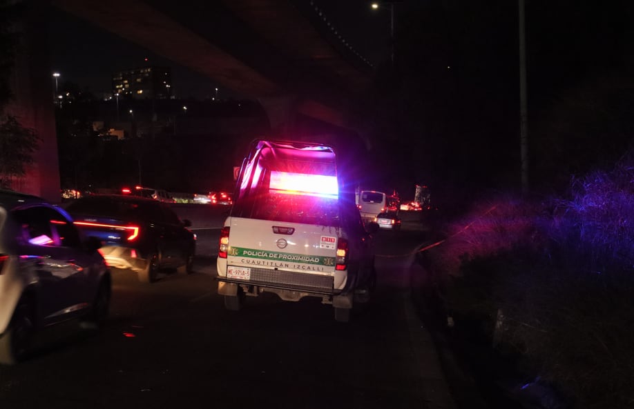 Horror en la autopista México-Querétaro: abandonan cuerpo con signos de violencia