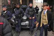 Man in Louvre Heist Photo Goes Viral