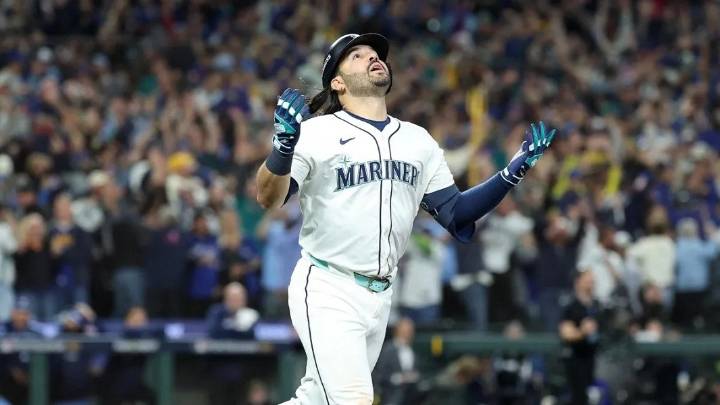 Eugenio Suárez fulmina a Azulejos y pone a Marineros de Seattle a un paso de la Serie Mundial