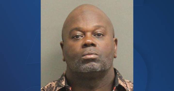 Convicted felon who shot at MNPD detective faces new drug charges
