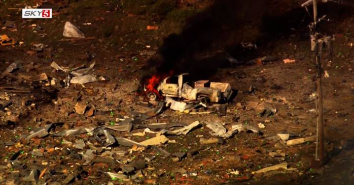 Cifran en 16 las víctimas fatales tras explosión en fábrica de municiones en Tennessee