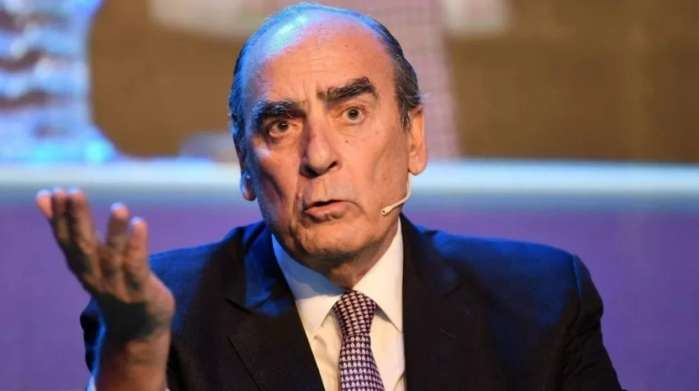 Francos dijo que las versiones sobre su salida obedecen a “rumores de baja estofa”