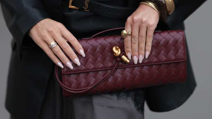 ¿Cómo tener siempre manos elegantes? 5 diseños de uñas infalibles para lograr manos refinadas