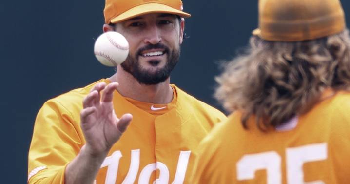 Vitello Finalizing Deal to Become Giants Manager