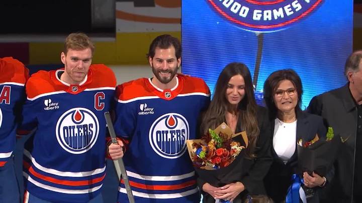 Oilers honor Henrique for 1,000th NHL game