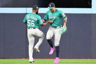 Mariners club Blue Jays, sprint out to 2