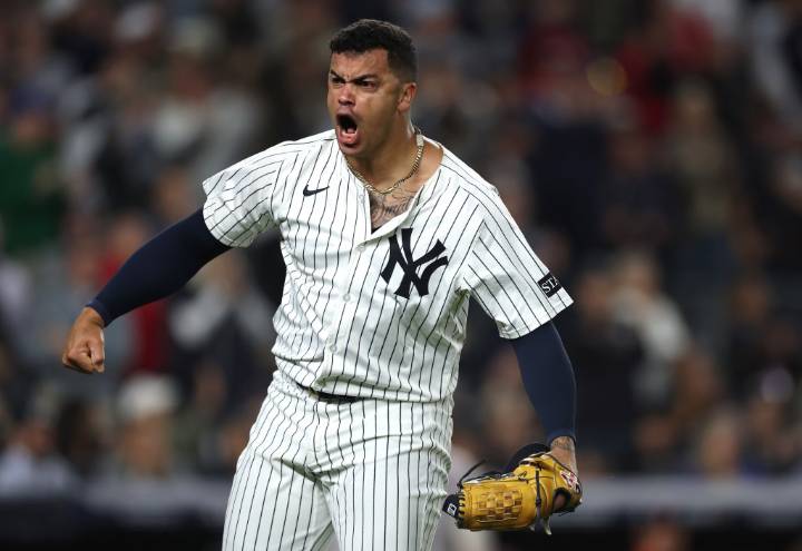 Fernando Cruz's clutch Houdini act fires up the Yankees