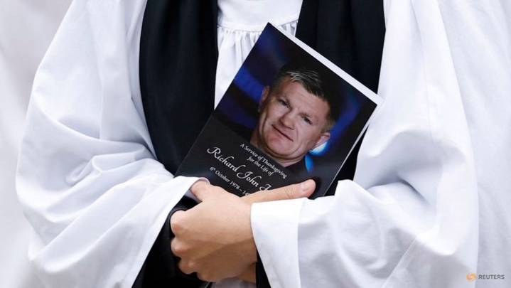 Ricky Hatton's funeral draws thousands in Manchester tribute
