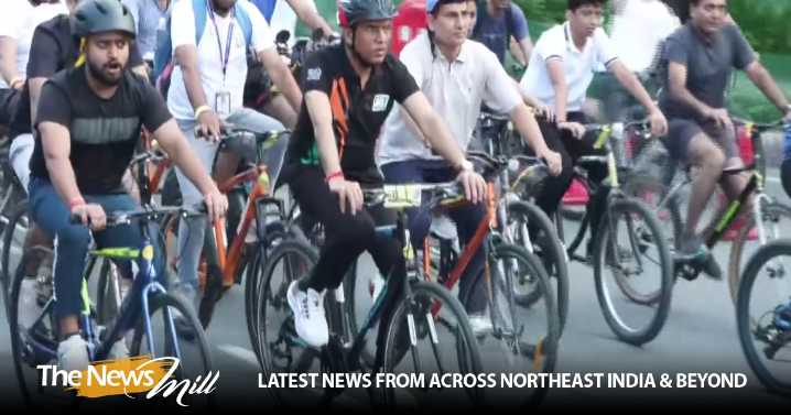 “Maintaining balance in life is essential”: Mansukh Mandaviya participates in ‘Sundays on Cycle’ in Delhi