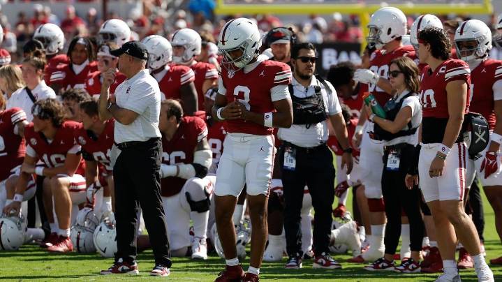 No. 5 Oklahoma rolls past Kent State 44-0 as QB Hawkins produces 4 TDs while filling in for Mateer