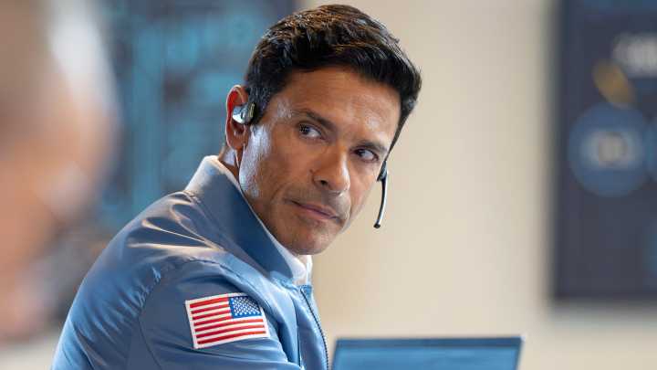 Mark Consuelos Shares Riverdale Creator's Hilarious Response To His Insane 9