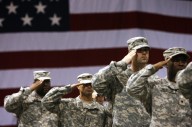 Amigo anónimo de Trump donó 130 millones de dólares para pagar a miembros de las Fuerzas Armadas