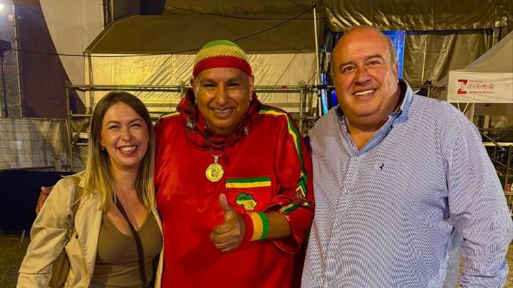 El regalo que se llevó King África de las Fiestas del Pilar: "Me siento muy honrado"