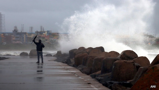 Severe Cyclone Montha Makes Landfall Near Narasapur; Triggers Heavy Rain in Andhra and Odisha