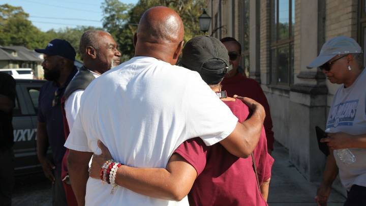 FBI seeks help to identify suspects in mass shooting that left 6 dead in the Mississippi Delta