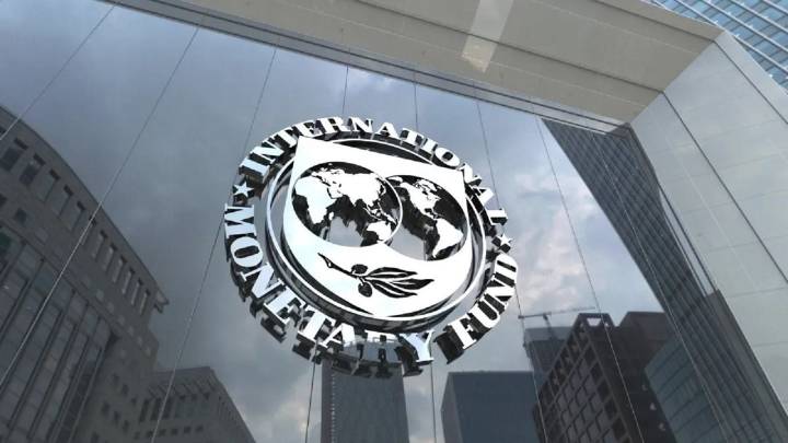 Menos crecimiento y más inflación: el FMI ajusta sus proyecciones para Argentina