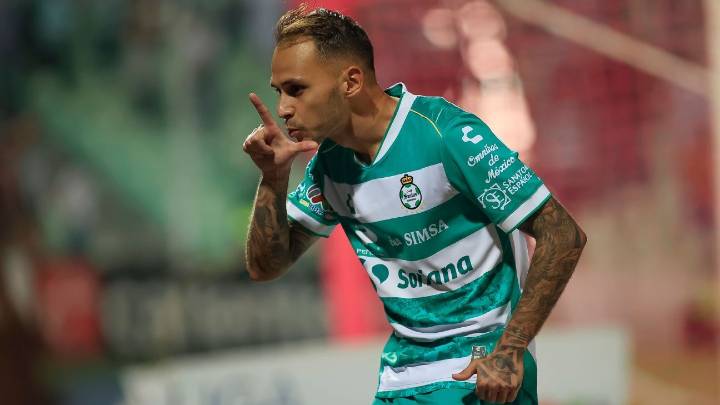 Santos Laguna vence 3-1 a Querétaro y se mete al Play