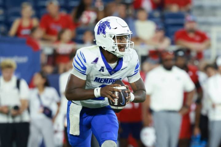 Memphis Tigers return to Top 25 following win over South Florida