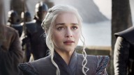 Emilia Clarke de Game of Thrones, grabada en un café de Palermo: el misterio de su visita a Argentina