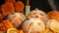 ¿Cuál es el origen del pan de muerto y por qué sabe a naranja?