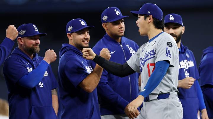Live updates: Dodgers battle Blue Jays in Game 1 of World Series
