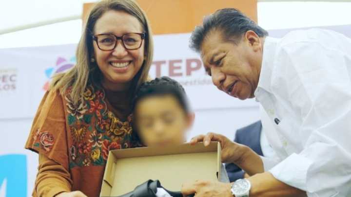 Entrega Azucena Cisneros 800 pares de zapatos a estudiantes de Ecatepec