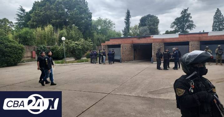 Tensión en Córdoba: una pareja se entregó tras atrincherarse en un hotel alojamiento