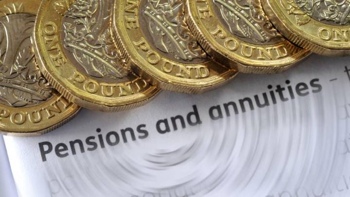 Reeves to overhaul workplace pensions in bid to boost economy
