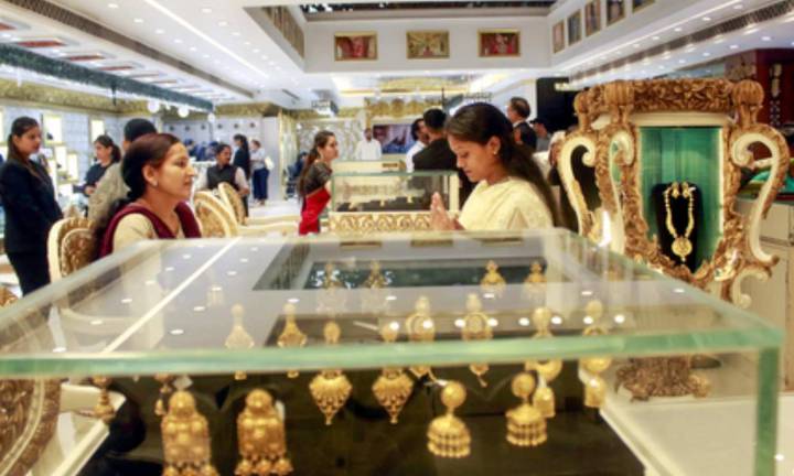 Gold coins to cars, India witnesses record-breaking festive sales