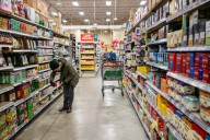 Number of Americans Living Paycheck to Paycheck Soars