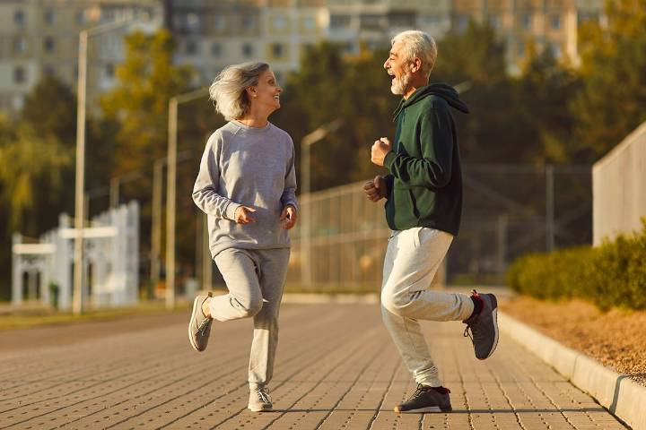 Adultos mayores coinciden en que este es el secreto para tener una vida feliz