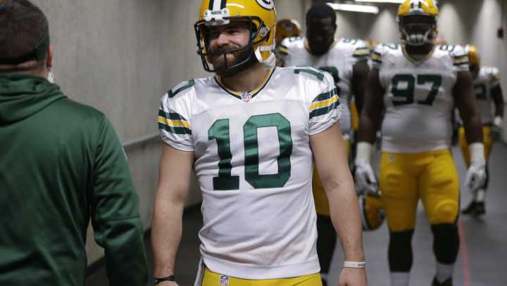Former Packers punter among contestants on Hallmark's 'Finding Mr. Christmas'