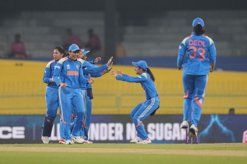 Women's World Cup, India vs Pakistan: Pakistan lose third wicket as Aliya Riaz is out for 2