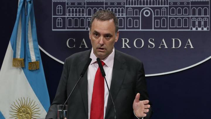 Portavoz argentino ironizó sobre decreto de Maduro de adelantar la Navidad en Venezuela: "Esperamos que la llegada anticipada de Santa Claus les traiga paz y tranquilidad"