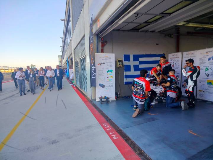Quartodilitro Unipo y Polimi Motorcycle Factory, ganadores de esta edición de Motostudent(Video)