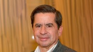 Llamado de Juan Fernando Cristo a una nueva política de centro