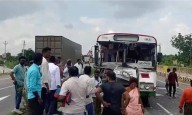Eight injured after a lorry and bus collides in Palnadu