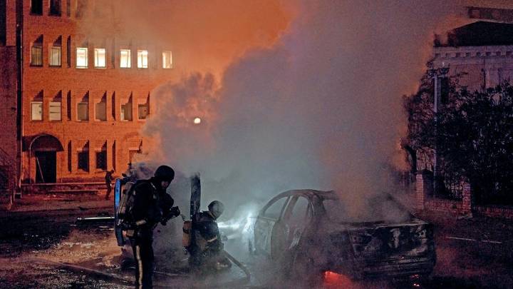 EU joins US in heaping more sanctions on Russia