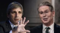 Caras largas, dudas profundas y algunos aplausos: la reacción del arco político al rescate de EEUU