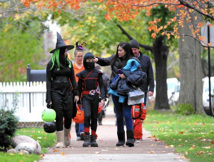 Fox Valley towns set trick-of-treats times for Halloween