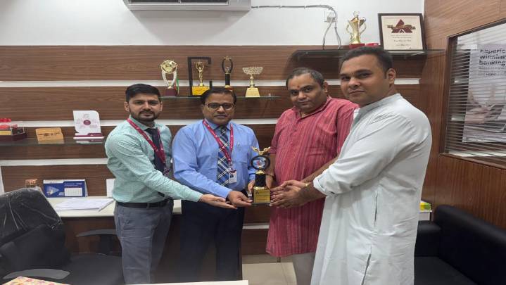 Supreme Court Advocate Vikas Gothwal felicitated for contributions to Banking Law