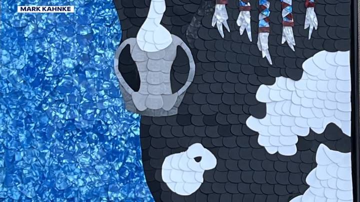 Former Minnesotan strikes a chord with guitar pick art